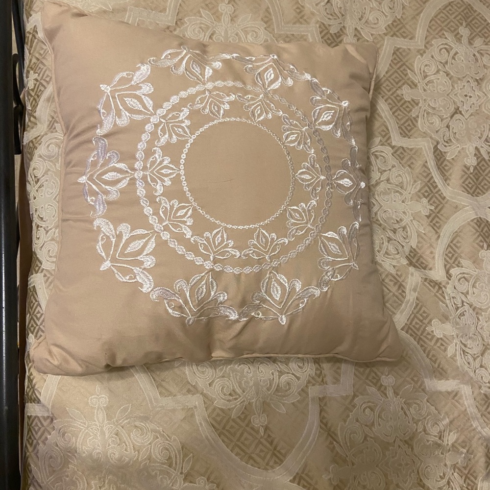 Decorative pillow